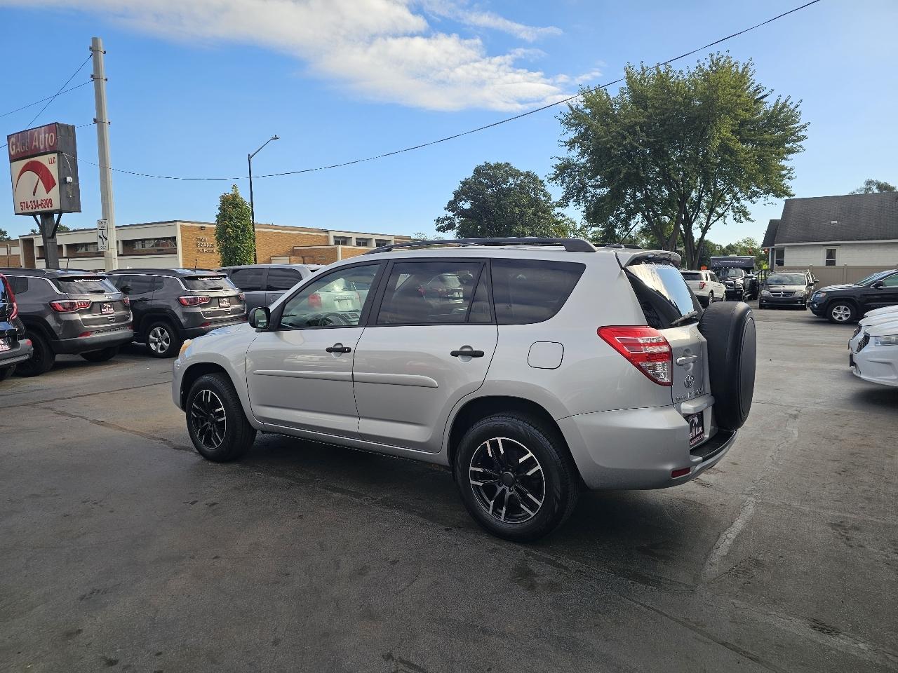 Toyota RAV4 Base I4 2WD 2010