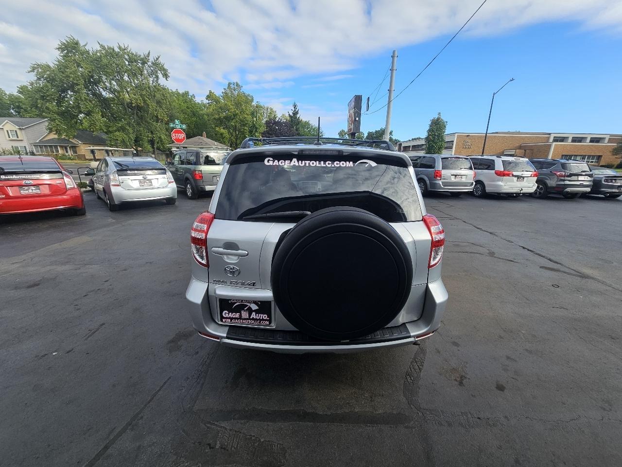Toyota RAV4 Base I4 2WD 2010