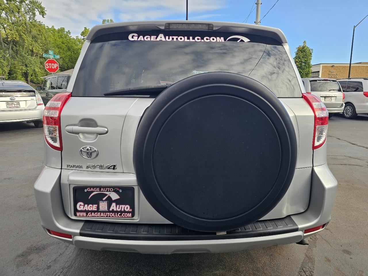 Toyota RAV4 Base I4 2WD 2010