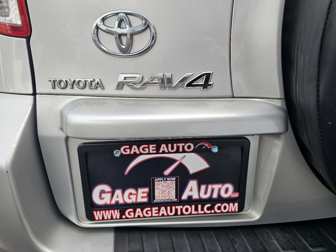 Toyota RAV4 Base I4 2WD 2010