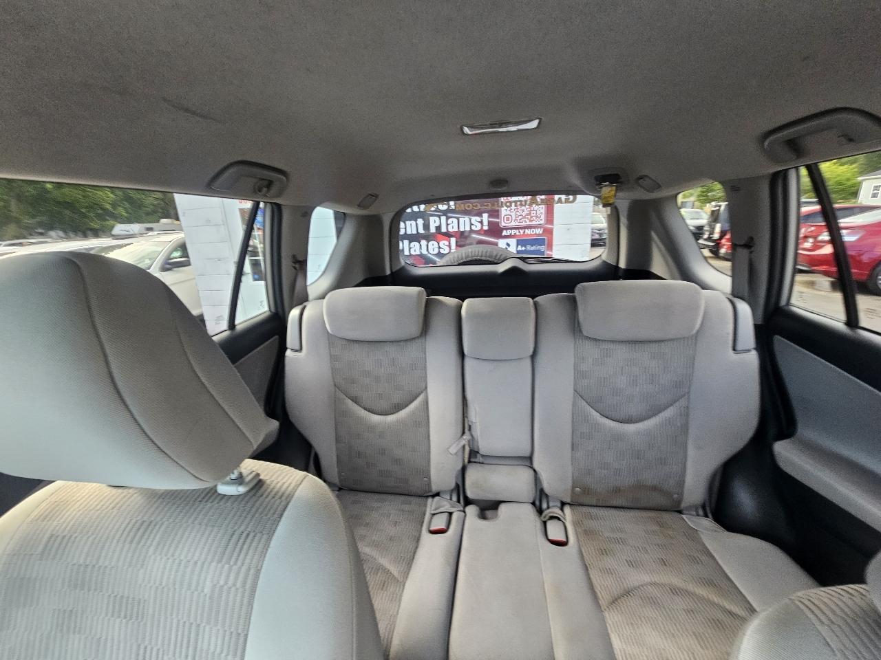 Toyota RAV4 Base I4 2WD 2010
