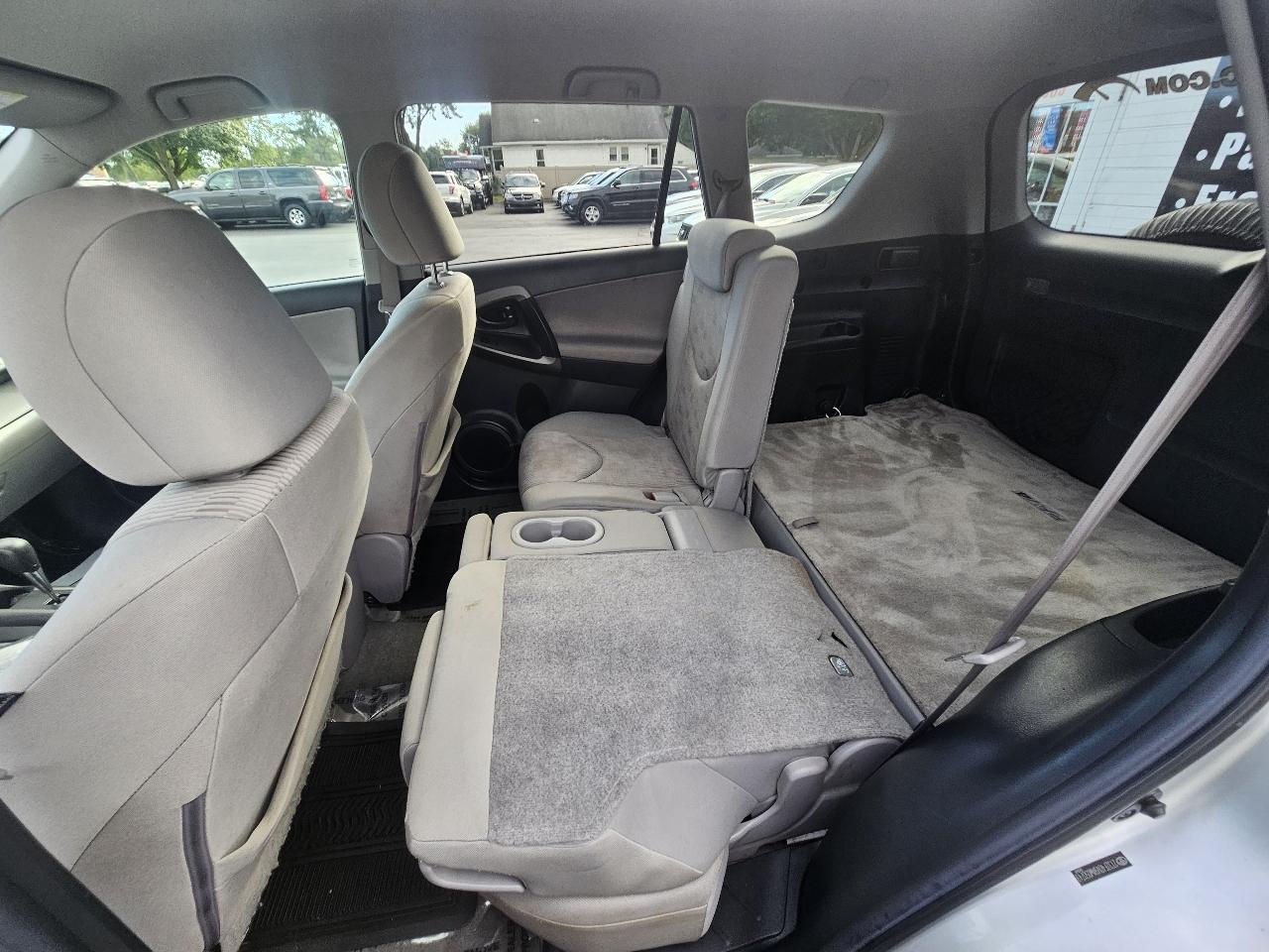 Toyota RAV4 Base I4 2WD 2010