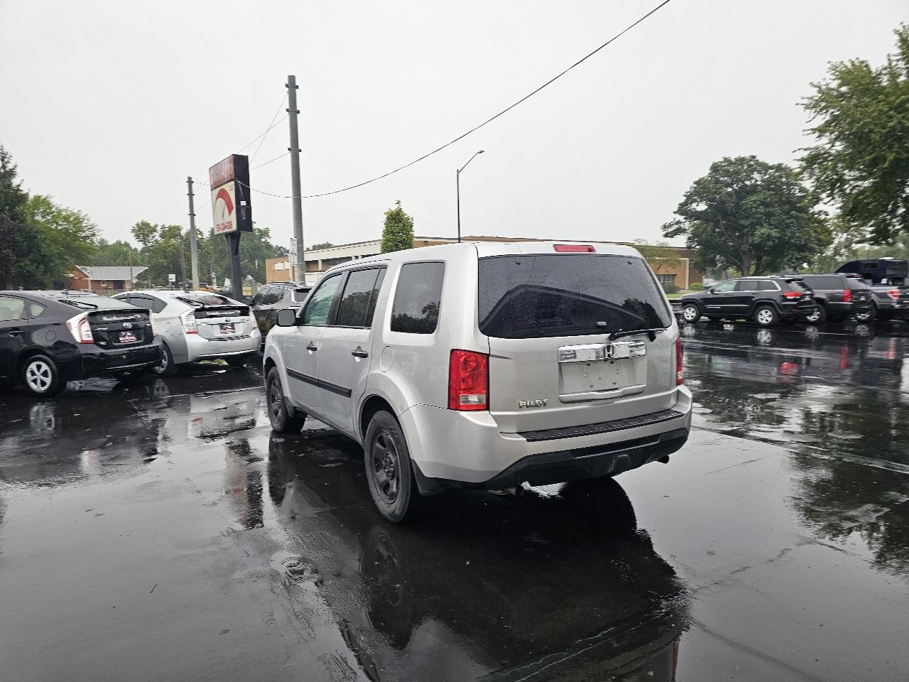 Honda Pilot LX 2WD 5-Spd AT 2015