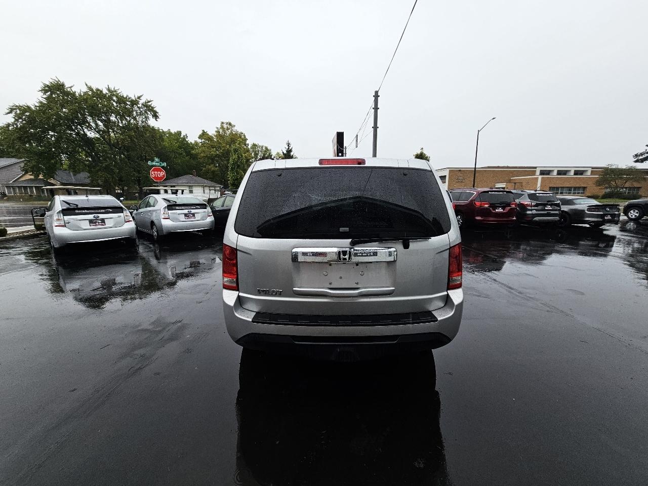 Honda Pilot LX 2WD 5-Spd AT 2015