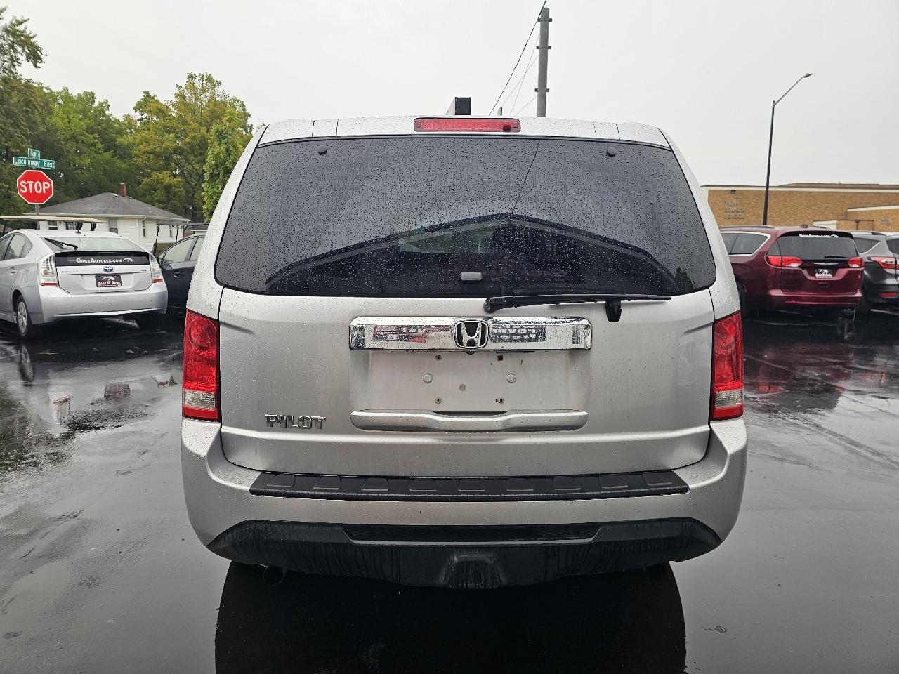 Honda Pilot LX 2WD 5-Spd AT 2015
