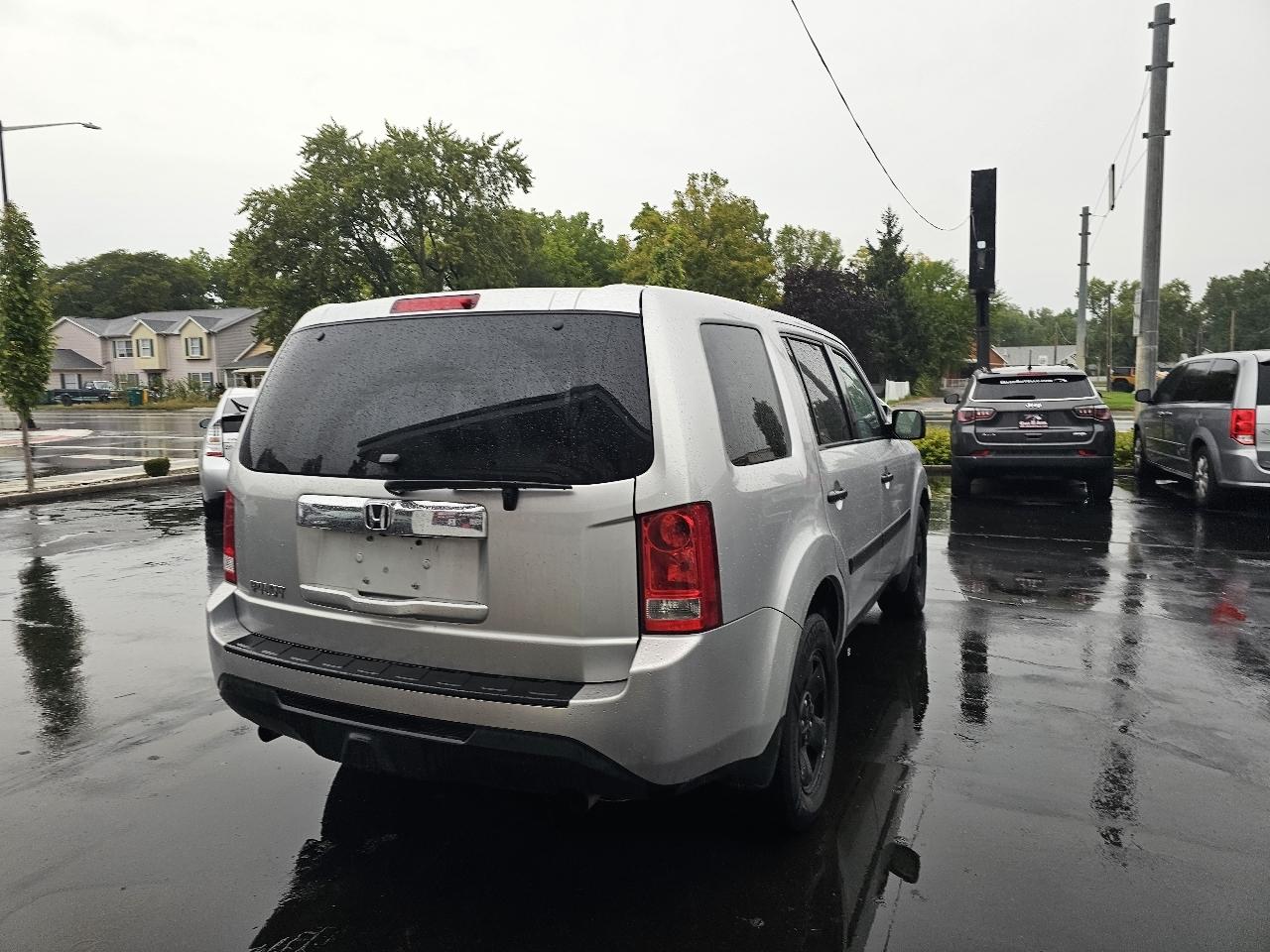 Honda Pilot LX 2WD 5-Spd AT 2015