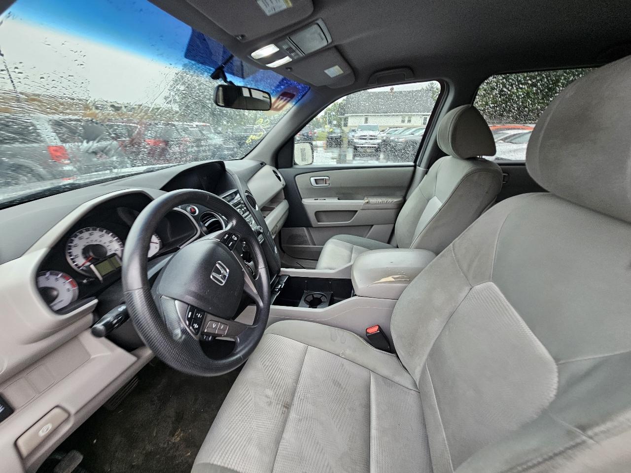 Honda Pilot LX 2WD 5-Spd AT 2015