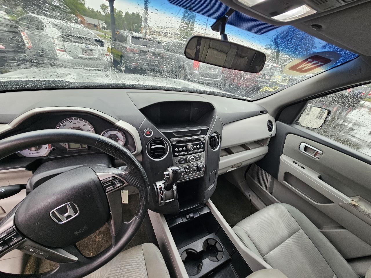 Honda Pilot LX 2WD 5-Spd AT 2015