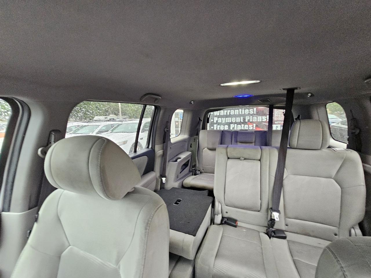 Honda Pilot LX 2WD 5-Spd AT 2015