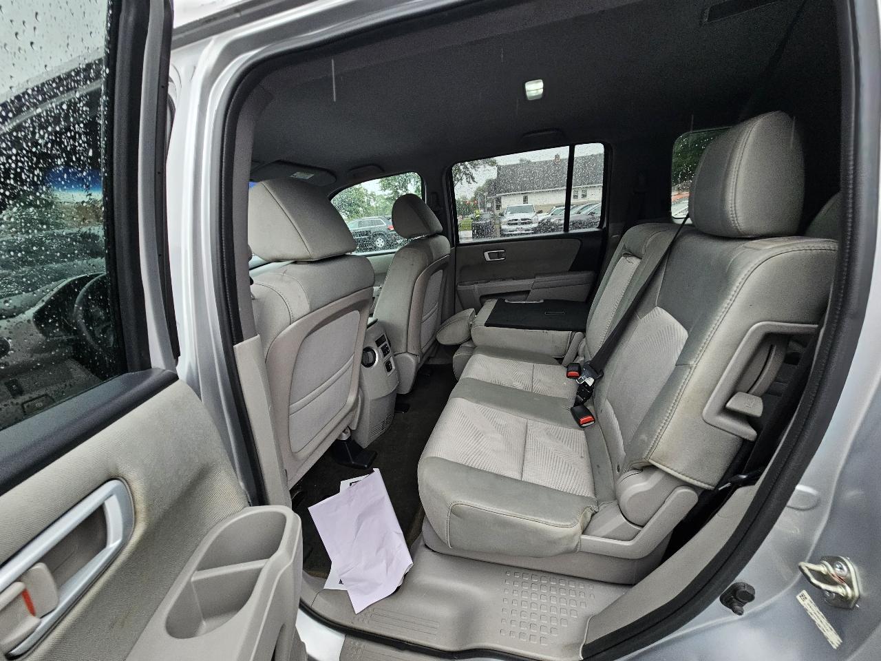 Honda Pilot LX 2WD 5-Spd AT 2015