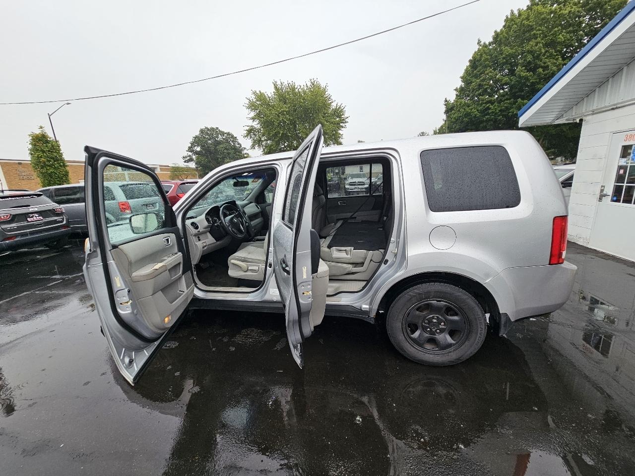 Honda Pilot LX 2WD 5-Spd AT 2015