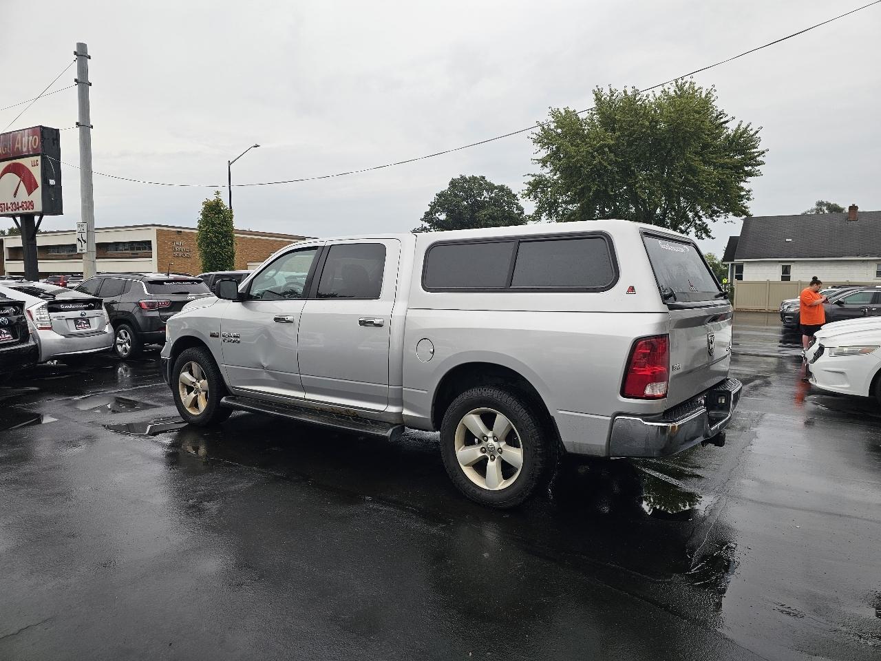 RAM 1500 SLT Crew Cab SWB 4WD 2016