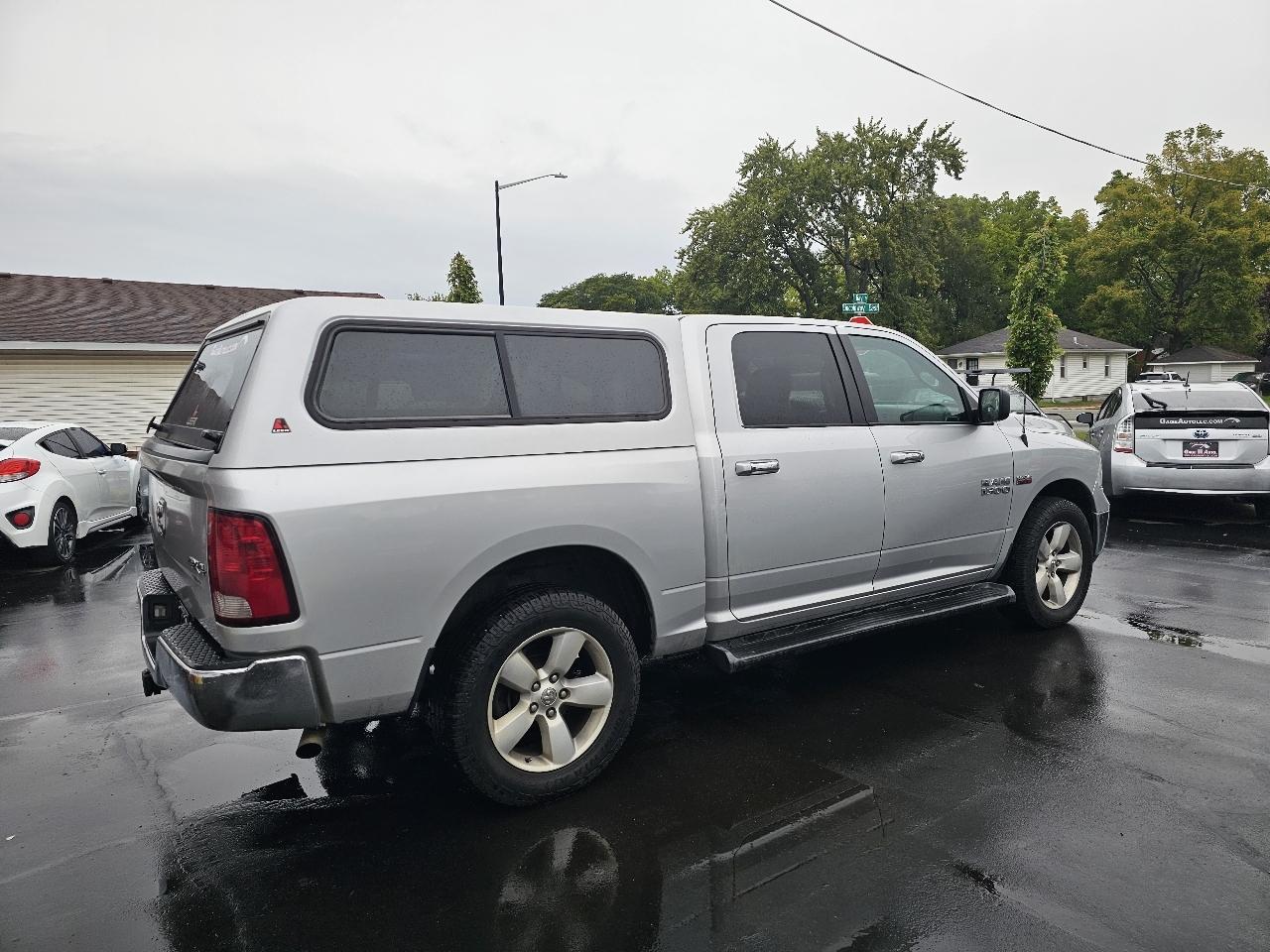 RAM 1500 SLT Crew Cab SWB 4WD 2016