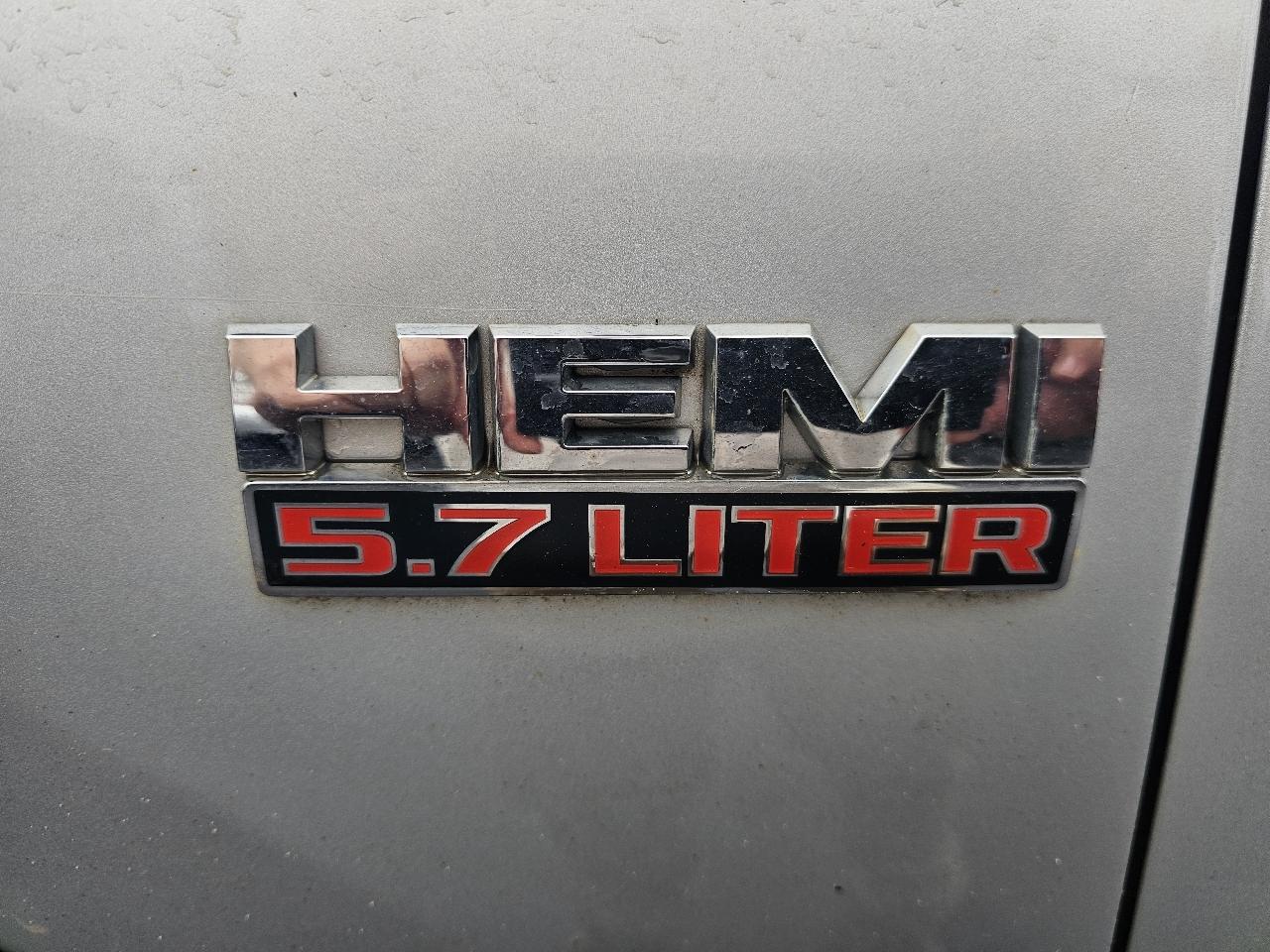 RAM 1500 SLT Crew Cab SWB 4WD 2016
