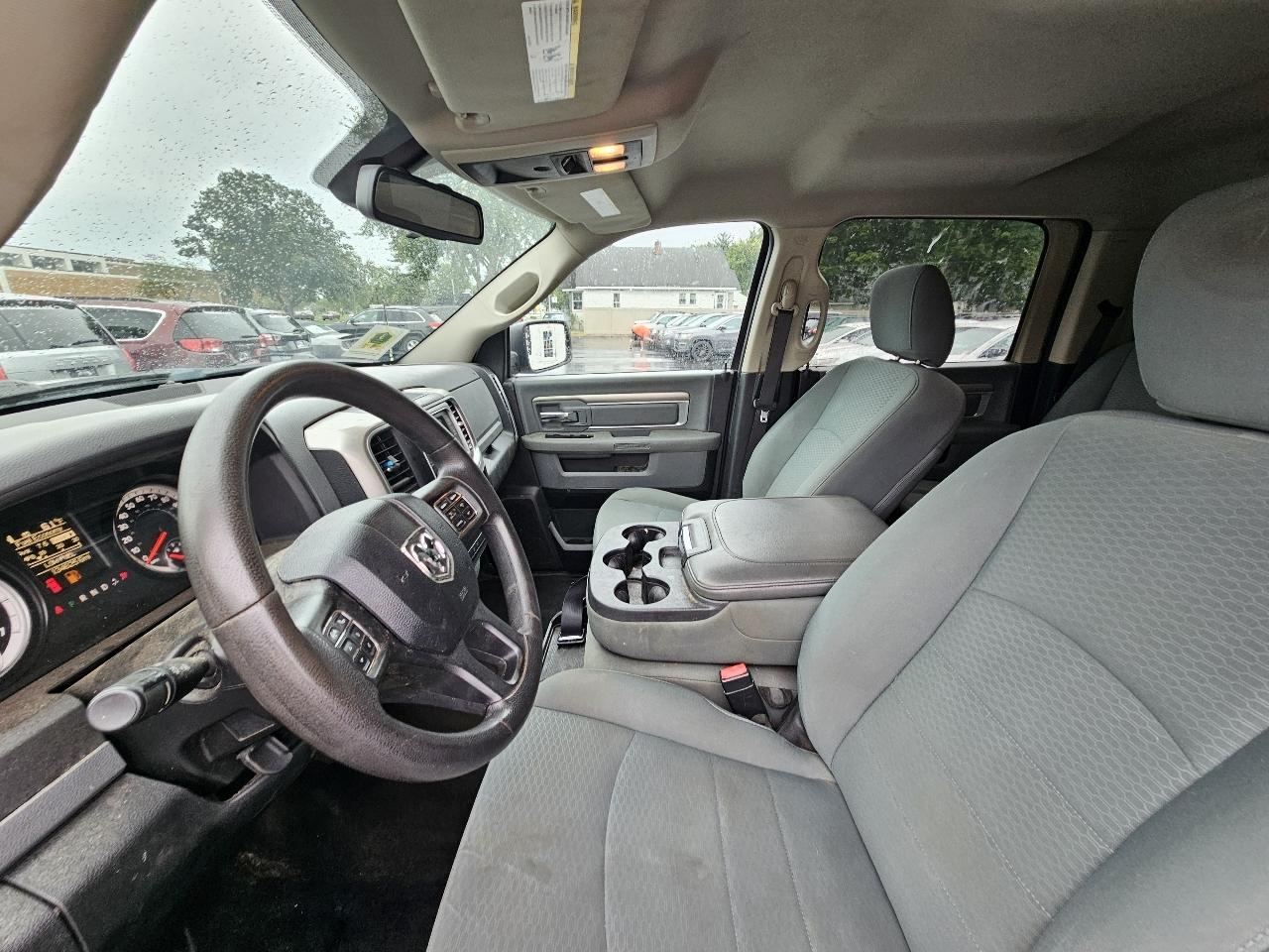RAM 1500 SLT Crew Cab SWB 4WD 2016