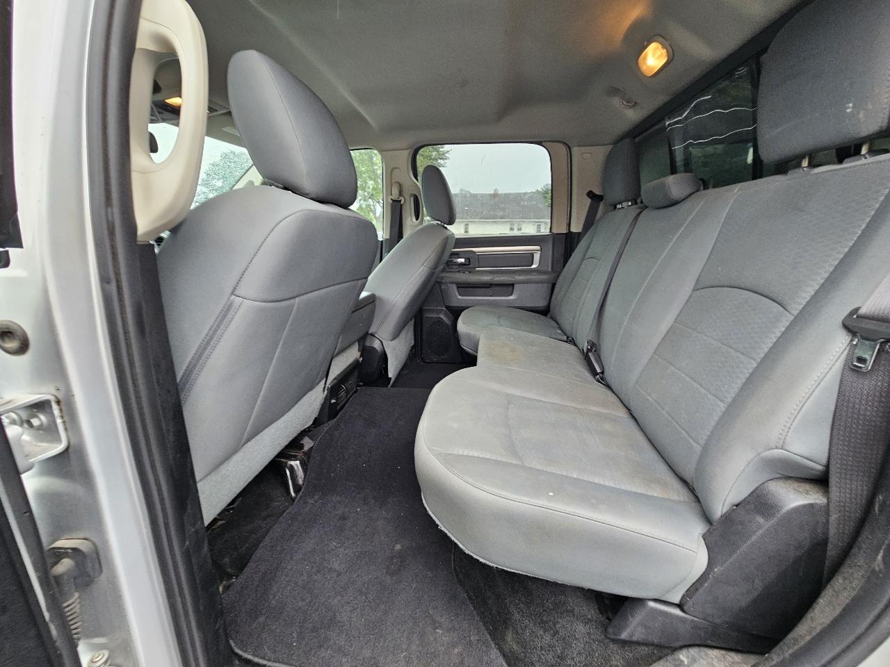 RAM 1500 SLT Crew Cab SWB 4WD 2016