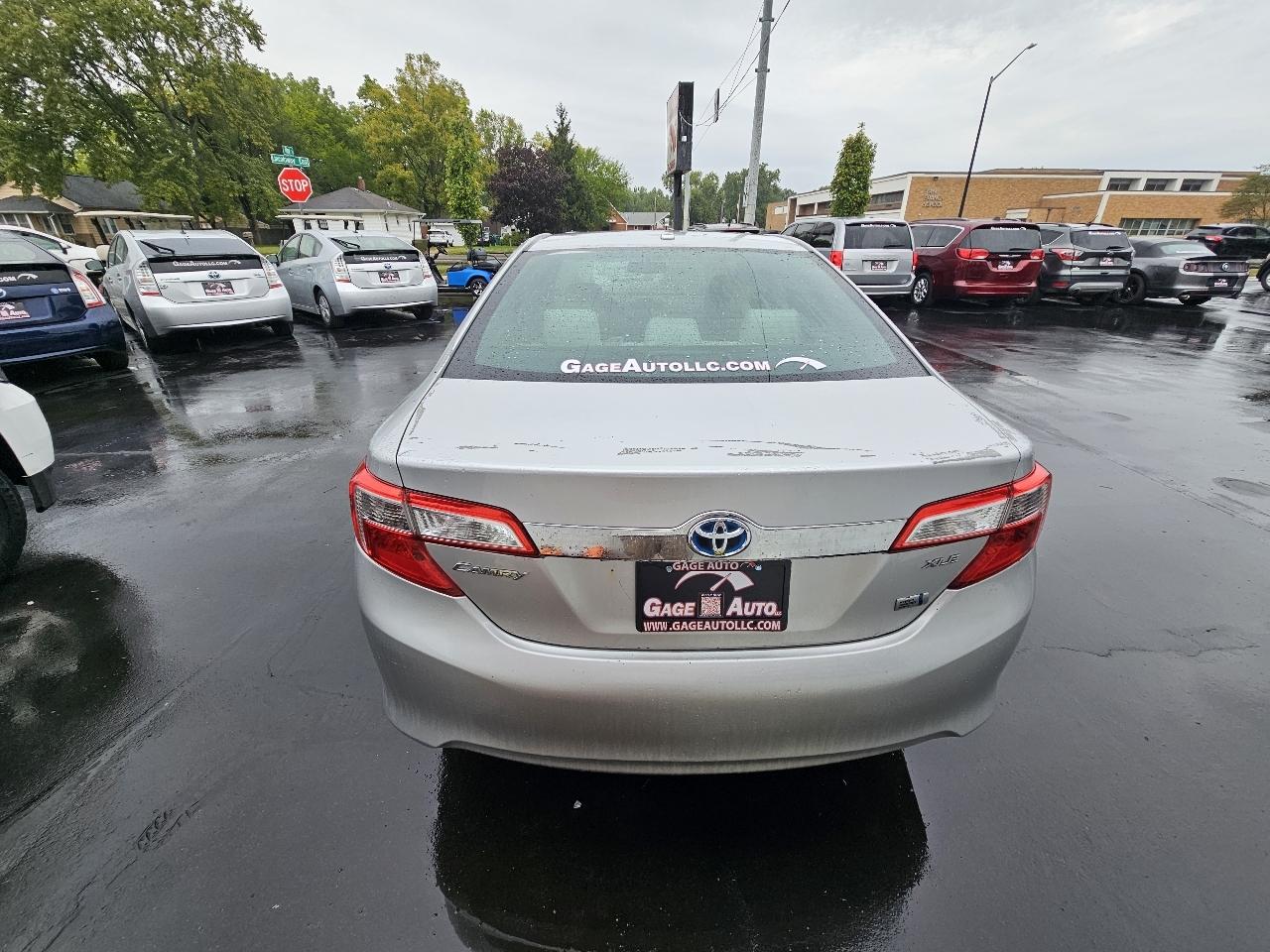 Toyota Camry Hybrid LE 2014