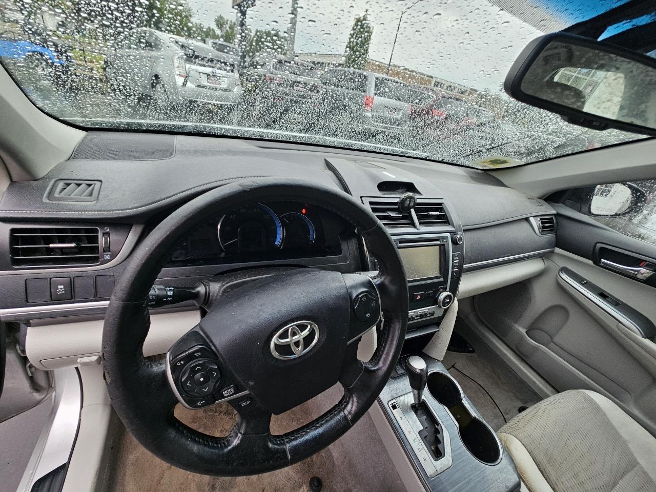 Toyota Camry Hybrid LE 2014