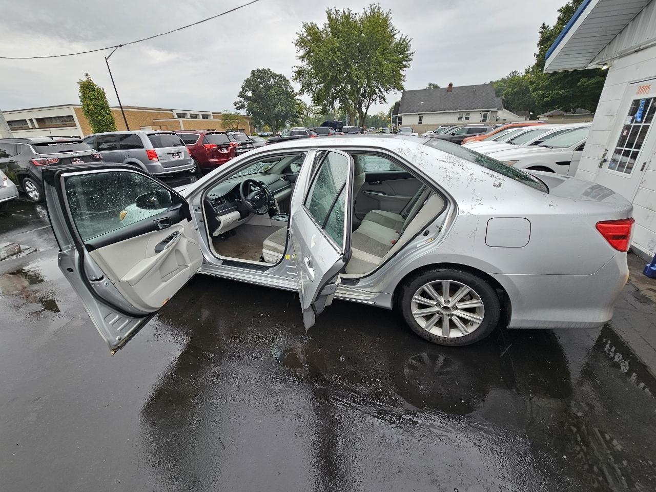 Toyota Camry Hybrid LE 2014