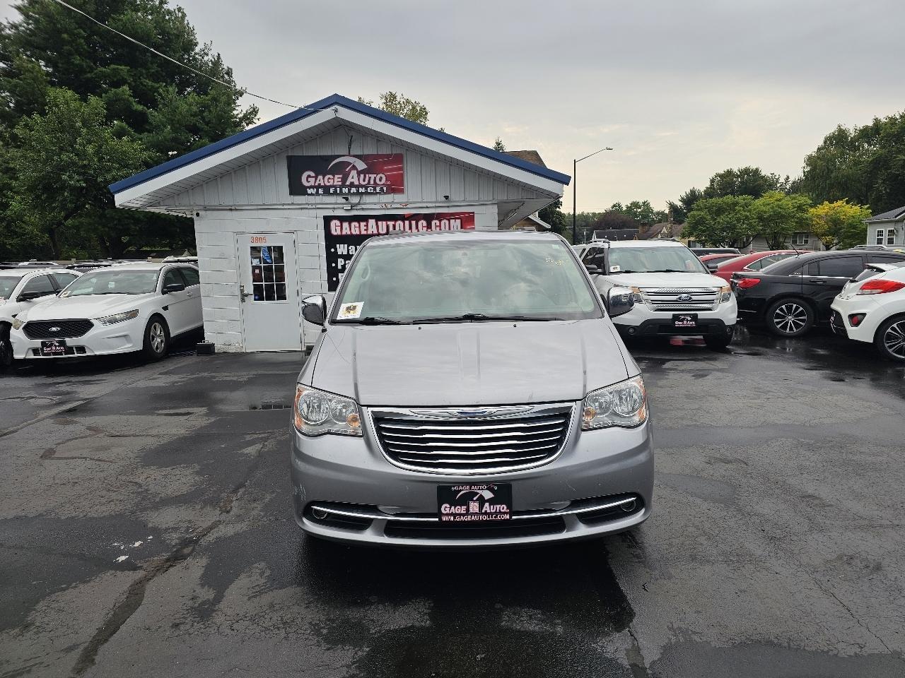 Chrysler Town & Country Touring-L 2015