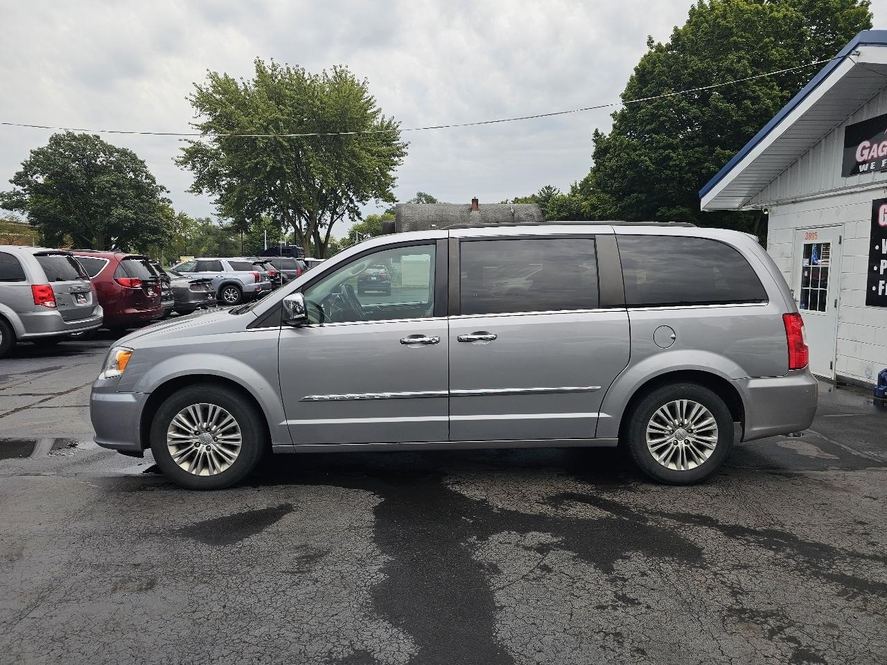 Chrysler Town & Country Touring-L 2015