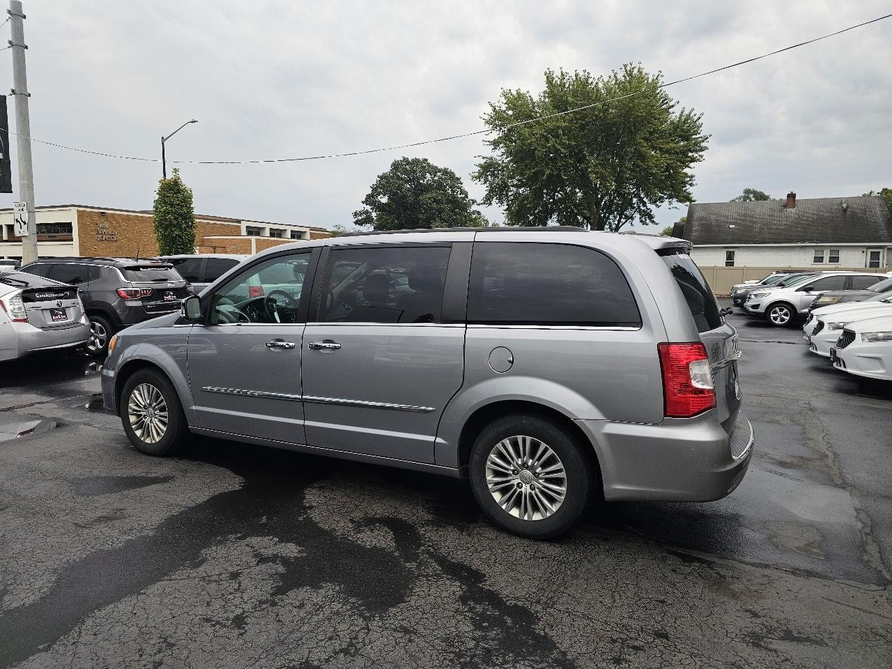 Chrysler Town & Country Touring-L 2015