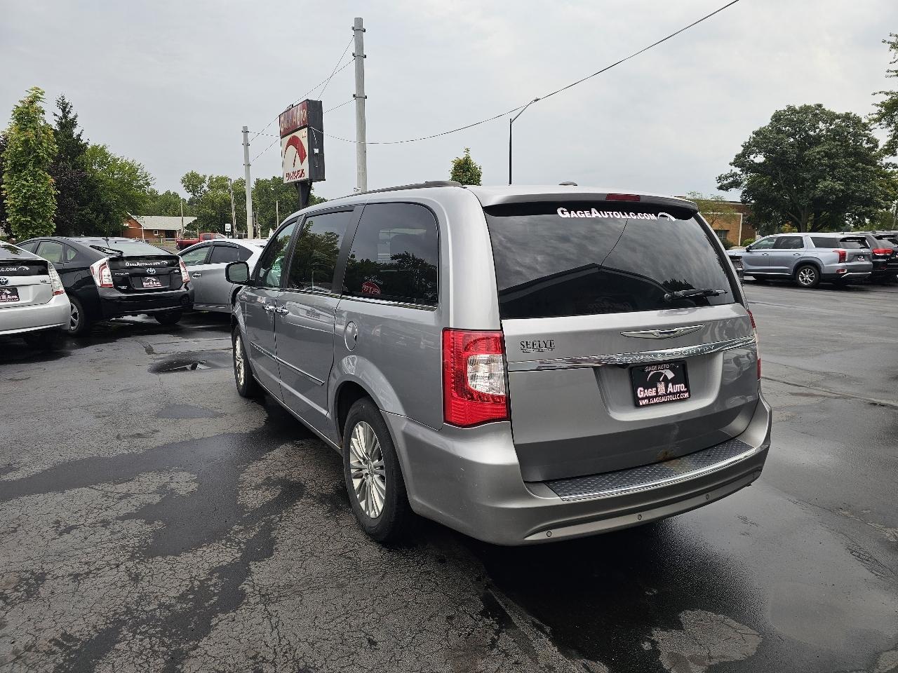 Chrysler Town & Country Touring-L 2015