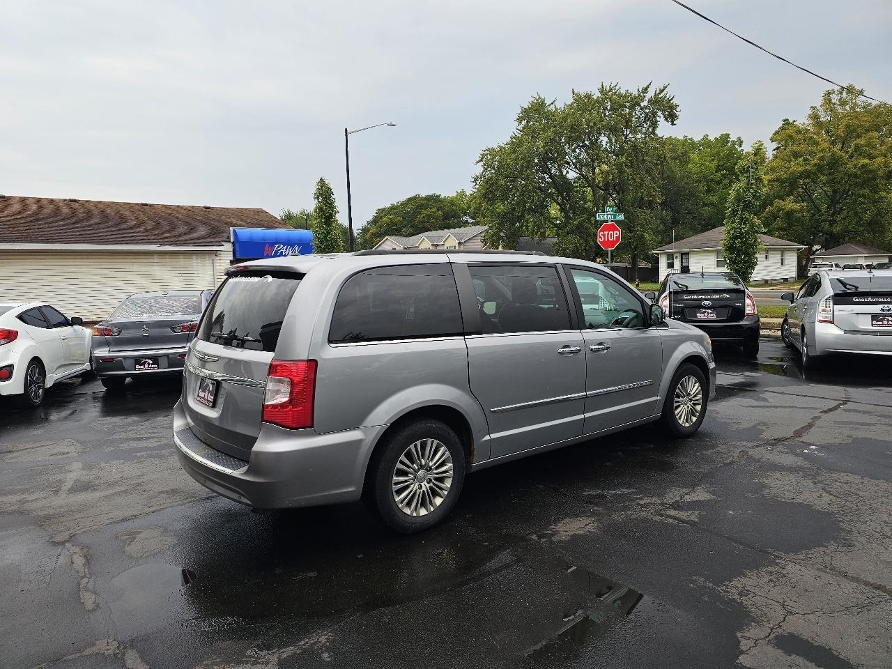 Chrysler Town & Country Touring-L 2015