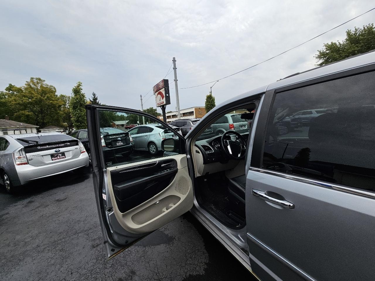 Chrysler Town & Country Touring-L 2015