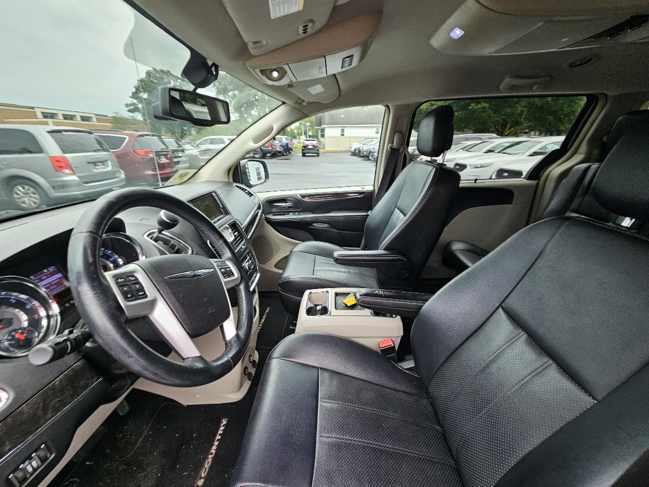 Chrysler Town & Country Touring-L 2015