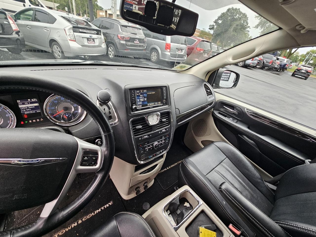 Chrysler Town & Country Touring-L 2015