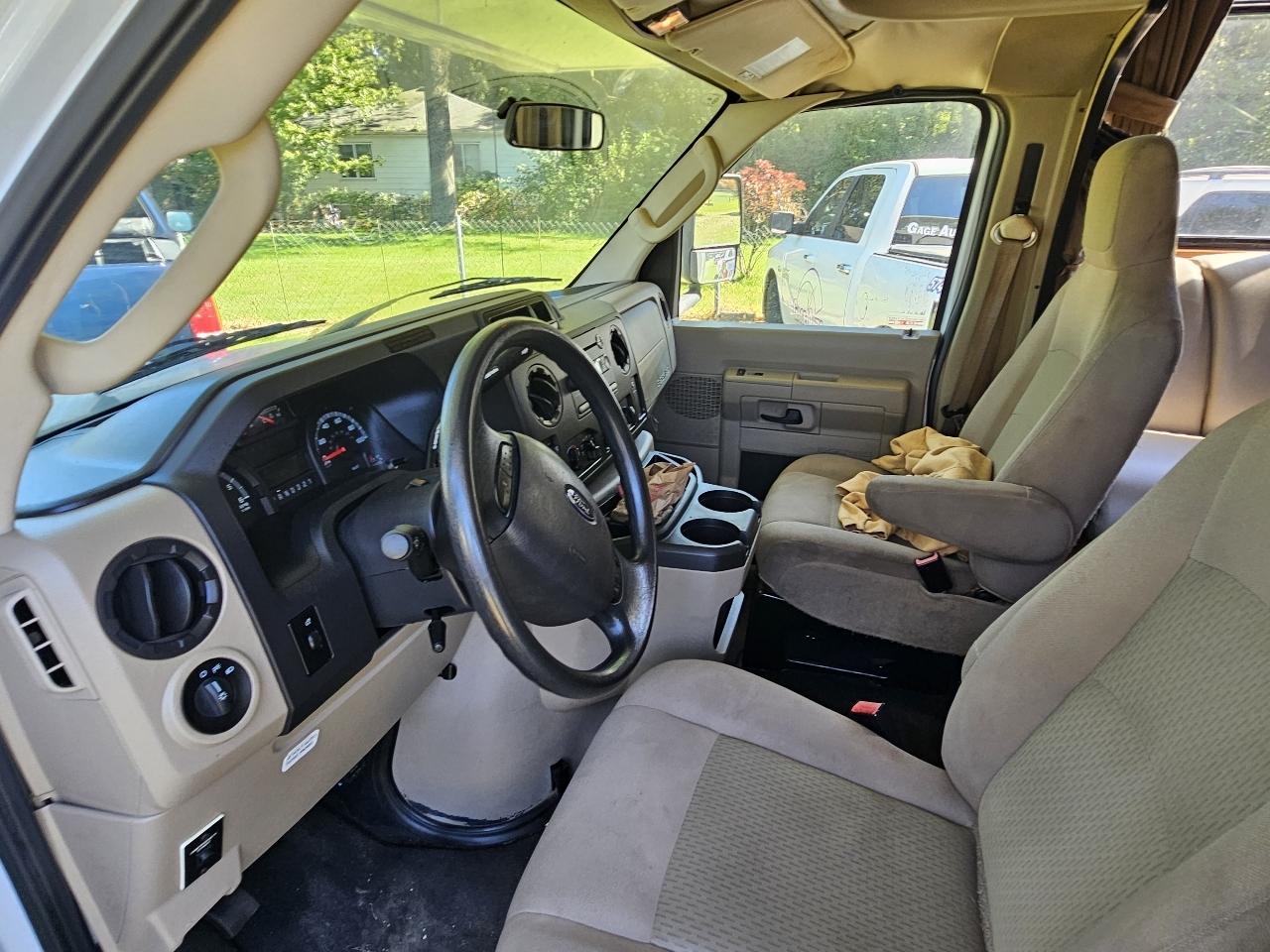 Ford Econoline E450 2014