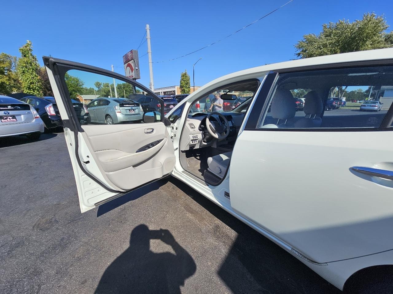 Nissan Leaf SV 2012