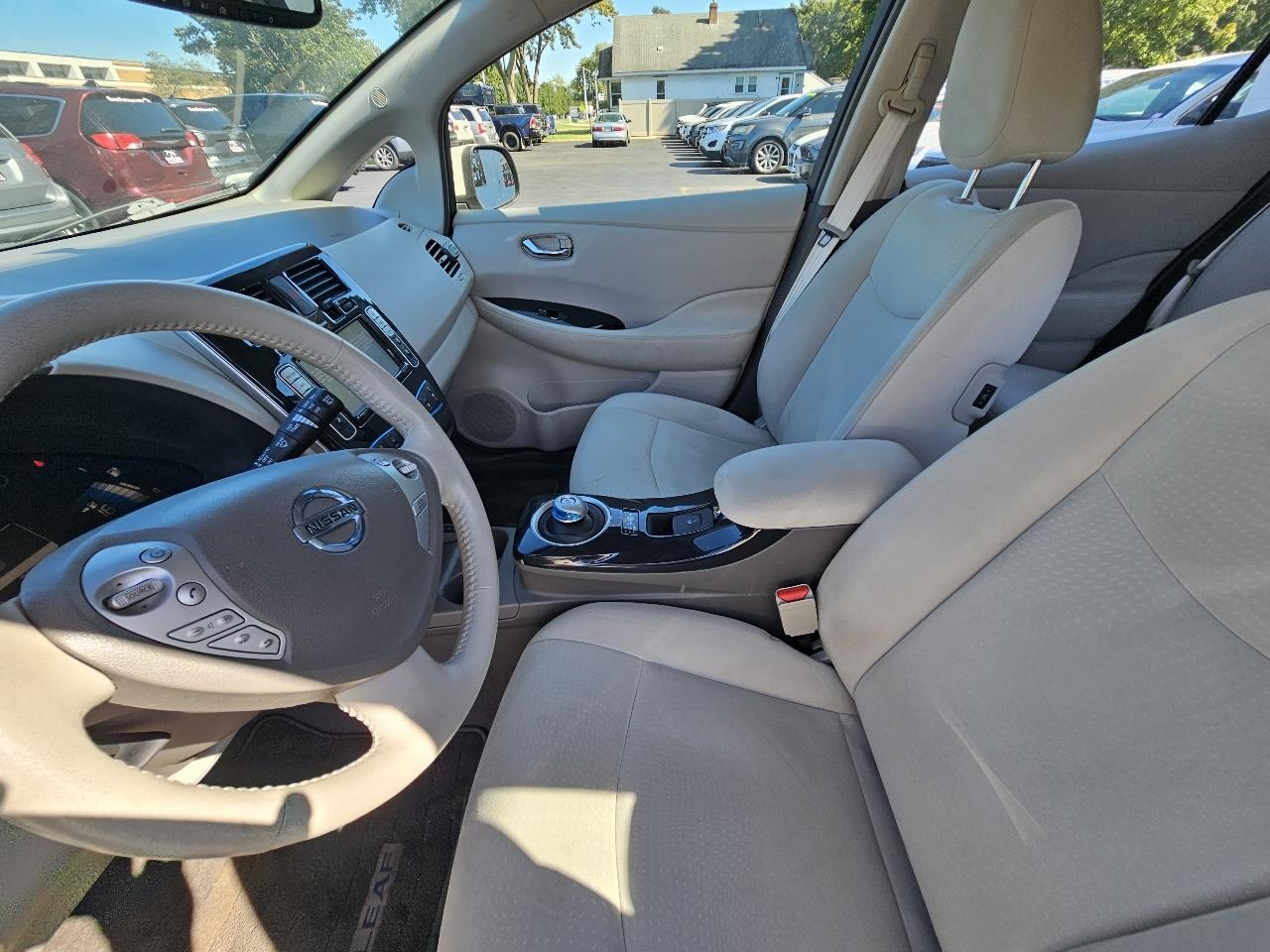 Nissan Leaf SV 2012