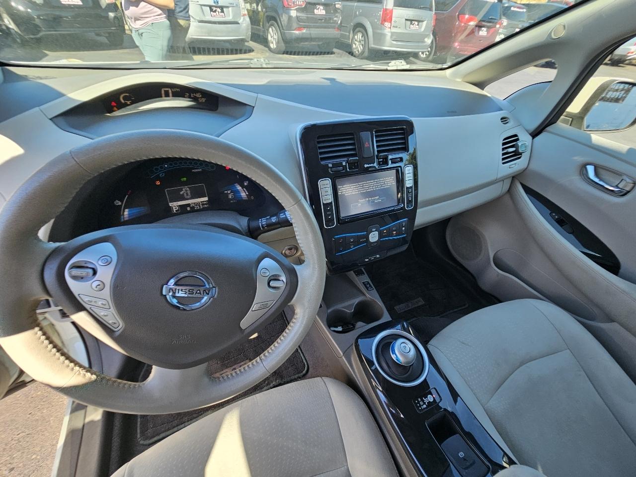 Nissan Leaf SV 2012