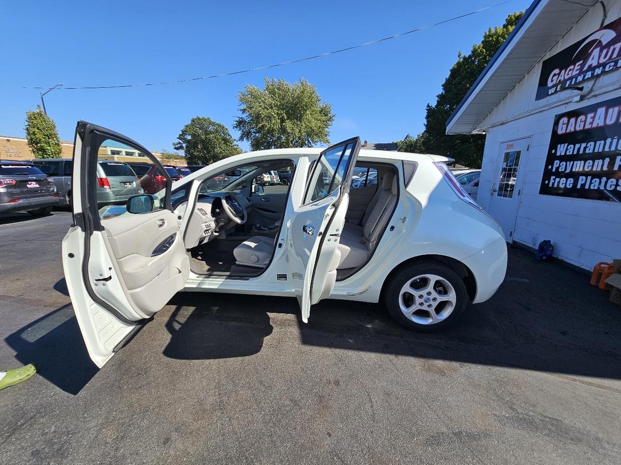 Nissan Leaf SV 2012