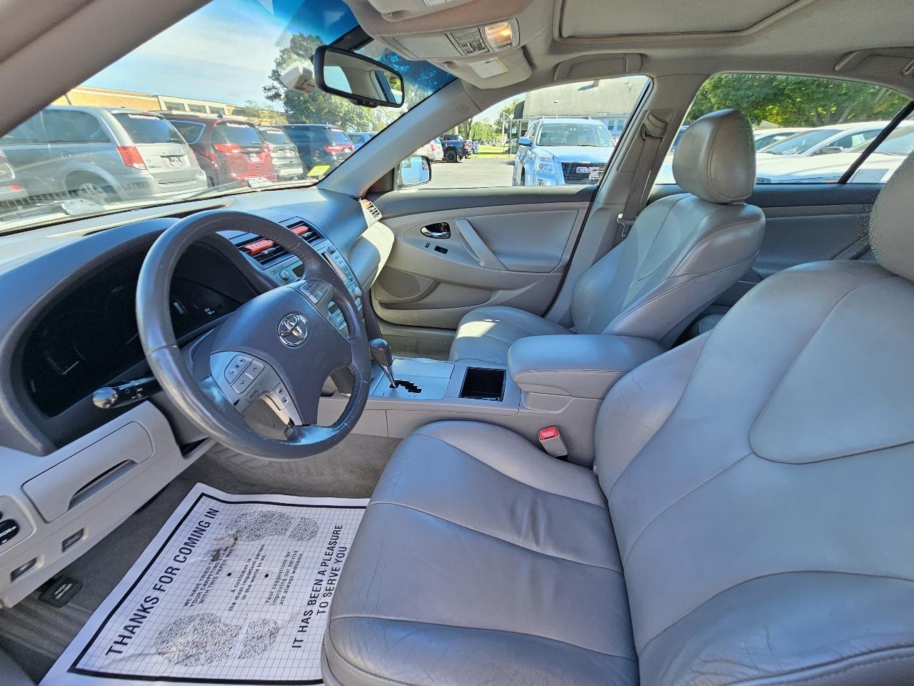 Toyota Camry Hybrid Sedan 2008