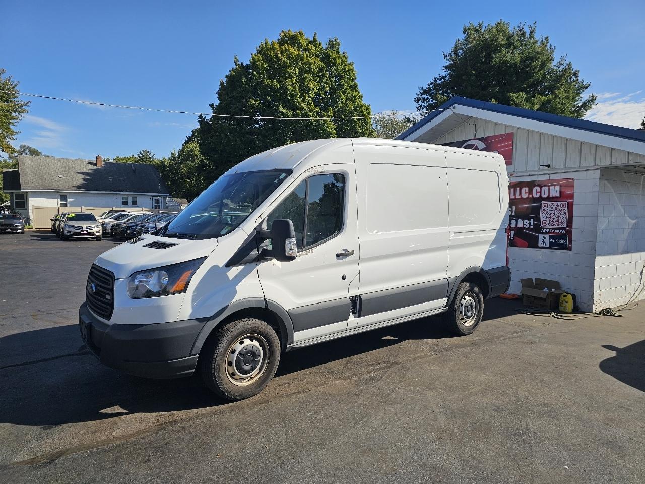 Ford Transit 250 Van Med. Roof w/Sliding Pass. 130-in. WB 2018