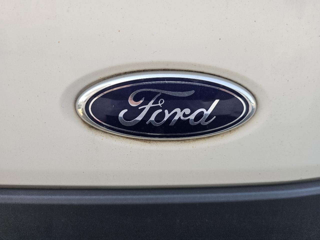 Ford Transit 250 Van Med. Roof w/Sliding Pass. 130-in. WB 2018