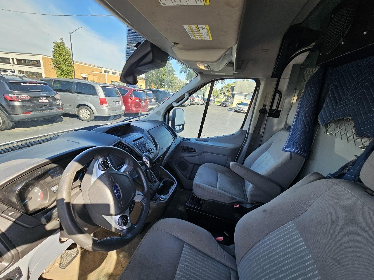 Ford Transit 250 Van Med. Roof w/Sliding Pass. 130-in. WB 2018