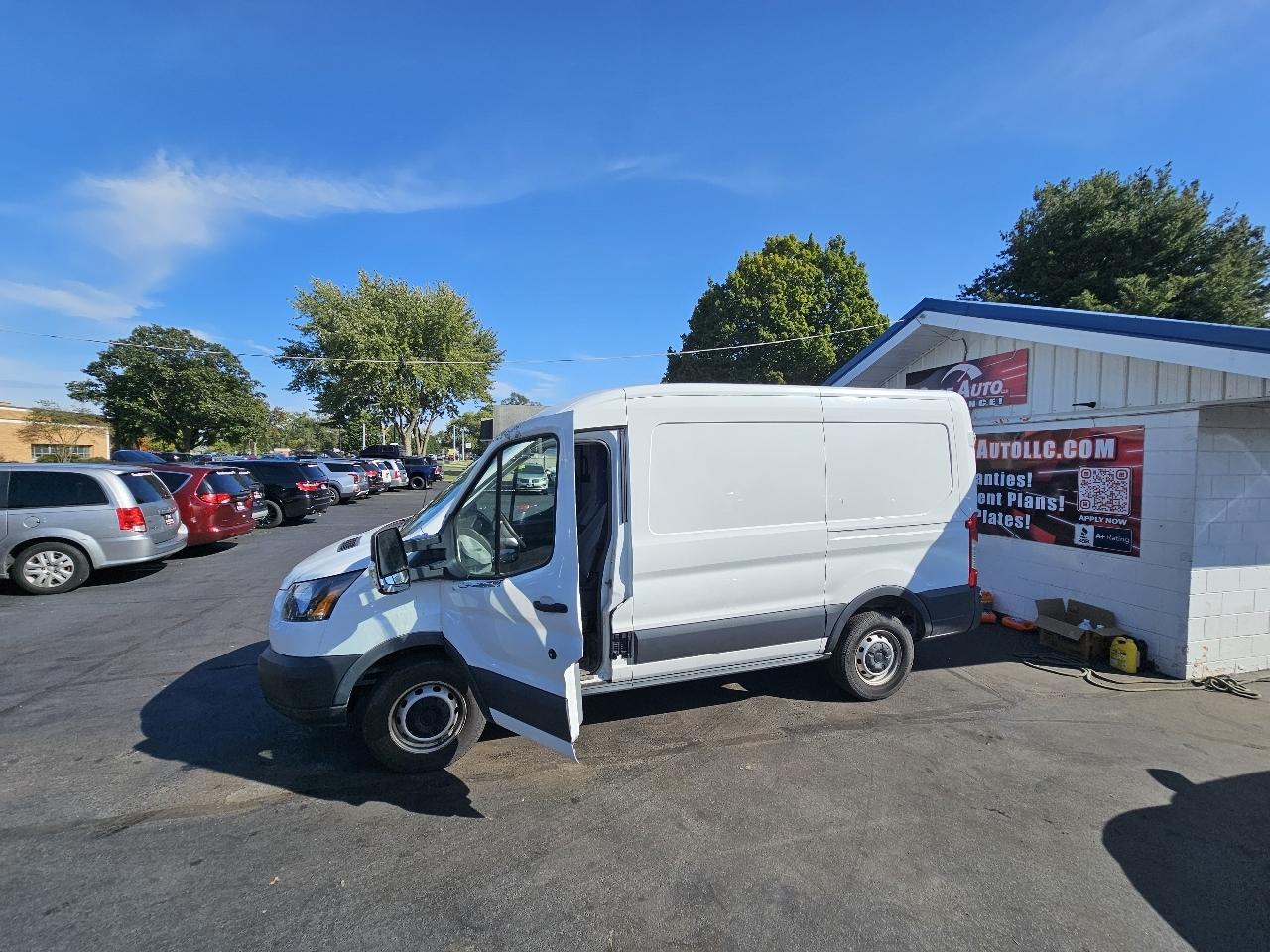 Ford Transit 250 Van Med. Roof w/Sliding Pass. 130-in. WB 2018
