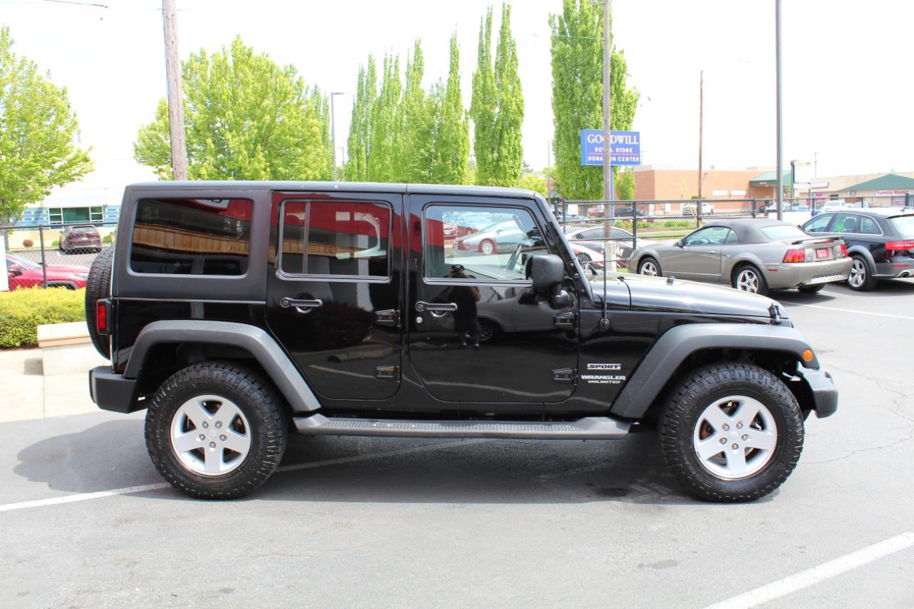 Jeep Wrangler Unlimited Sport 4WD 2012