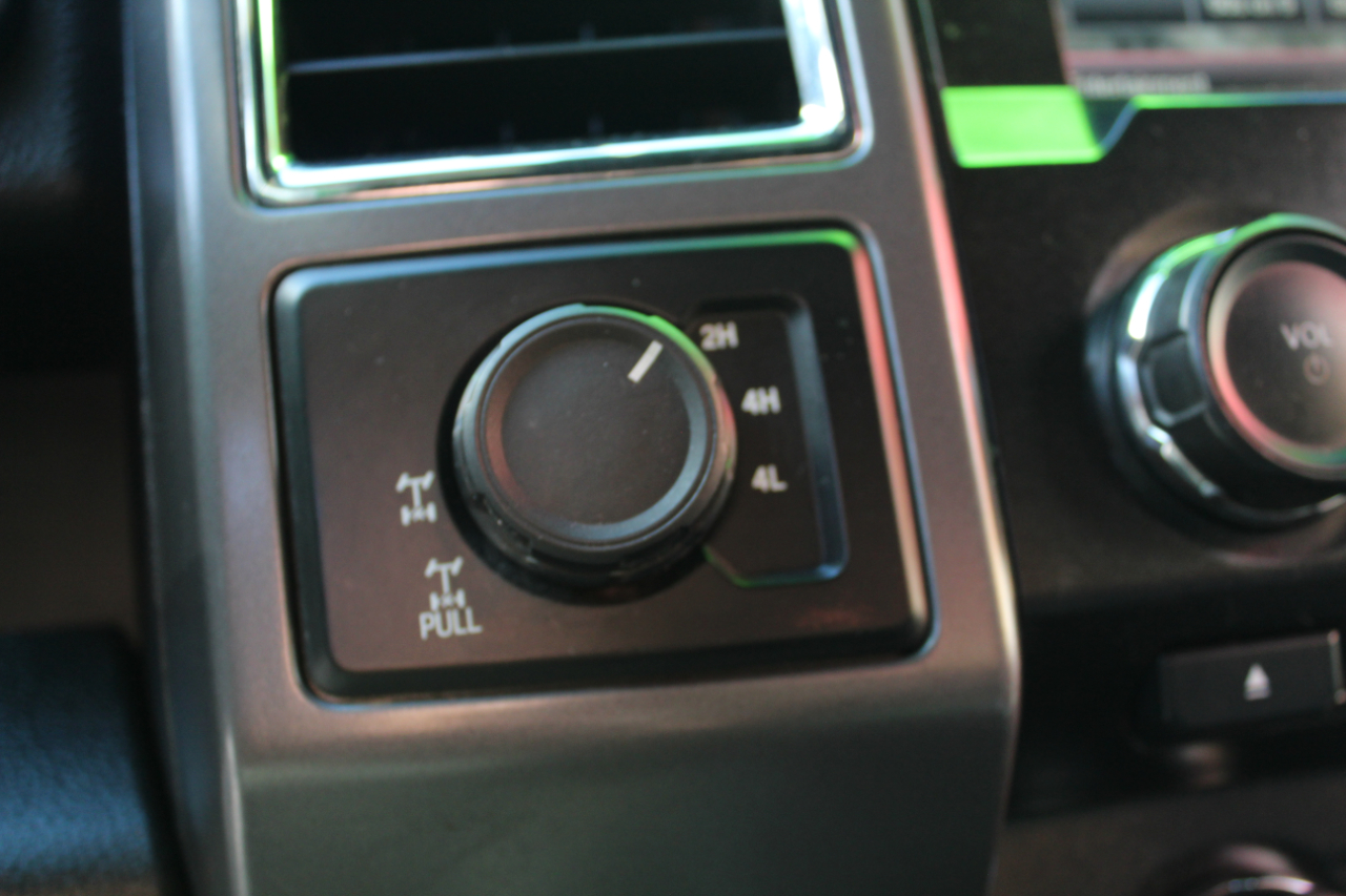 Ford F-150 Supercab 145" XLT 4WD 2015 Ford F-150 Supercab 145" XLT 4WD 2015