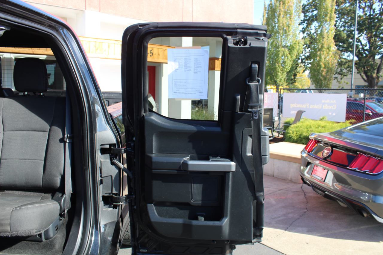 Ford F-150 Supercab 145" XLT 4WD 2015 Ford F-150 Supercab 145" XLT 4WD 2015