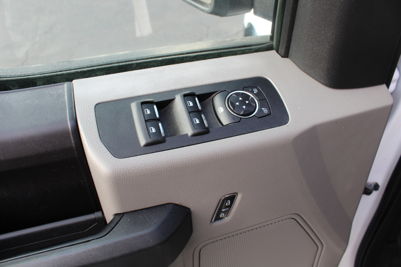 Ford F-150 XLT SuperCrew 5.5-ft. Bed 4WD 2018 Ford F-150 XLT SuperCrew 5.5-ft. Bed 4WD 2018