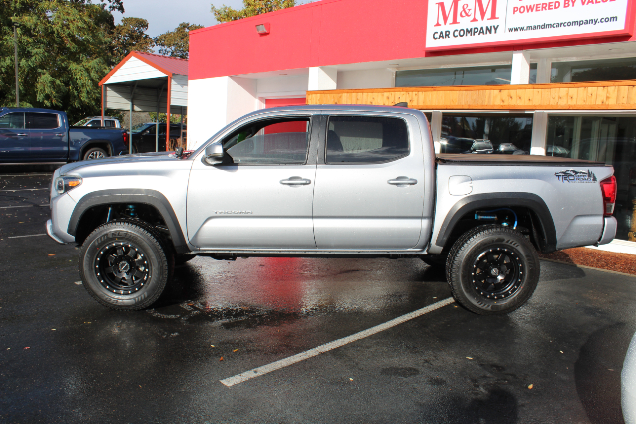 Toyota Tacoma SR5 Double Cab Long Bed V6 6AT 4WD 2017 Toyota Tacoma SR5 Double Cab Long Bed V6 6AT 4WD 2017