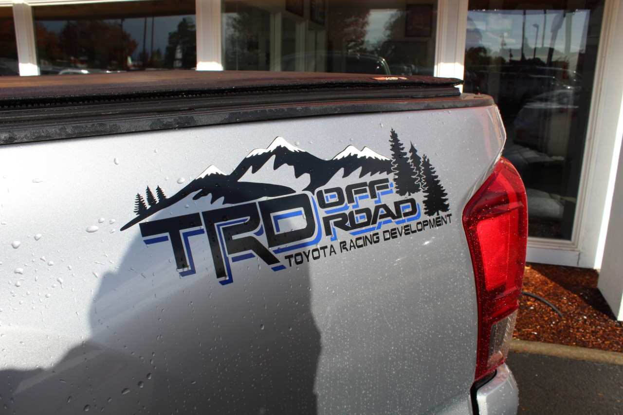 Toyota Tacoma SR5 Double Cab Long Bed V6 6AT 4WD 2017 Toyota Tacoma SR5 Double Cab Long Bed V6 6AT 4WD 2017