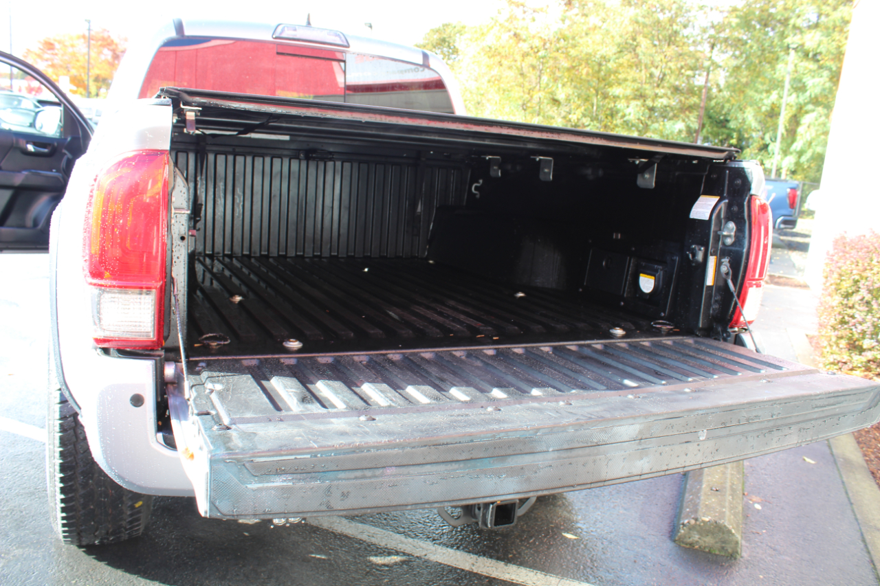Toyota Tacoma SR5 Double Cab Long Bed V6 6AT 4WD 2017 Toyota Tacoma SR5 Double Cab Long Bed V6 6AT 4WD 2017