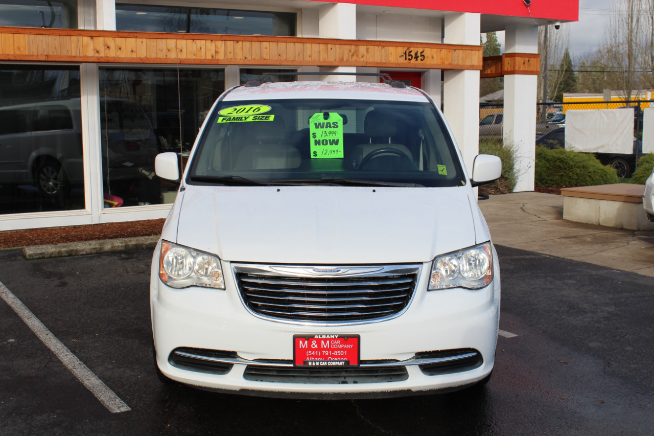Chrysler Town & Country 4dr Wgn LX 2016
