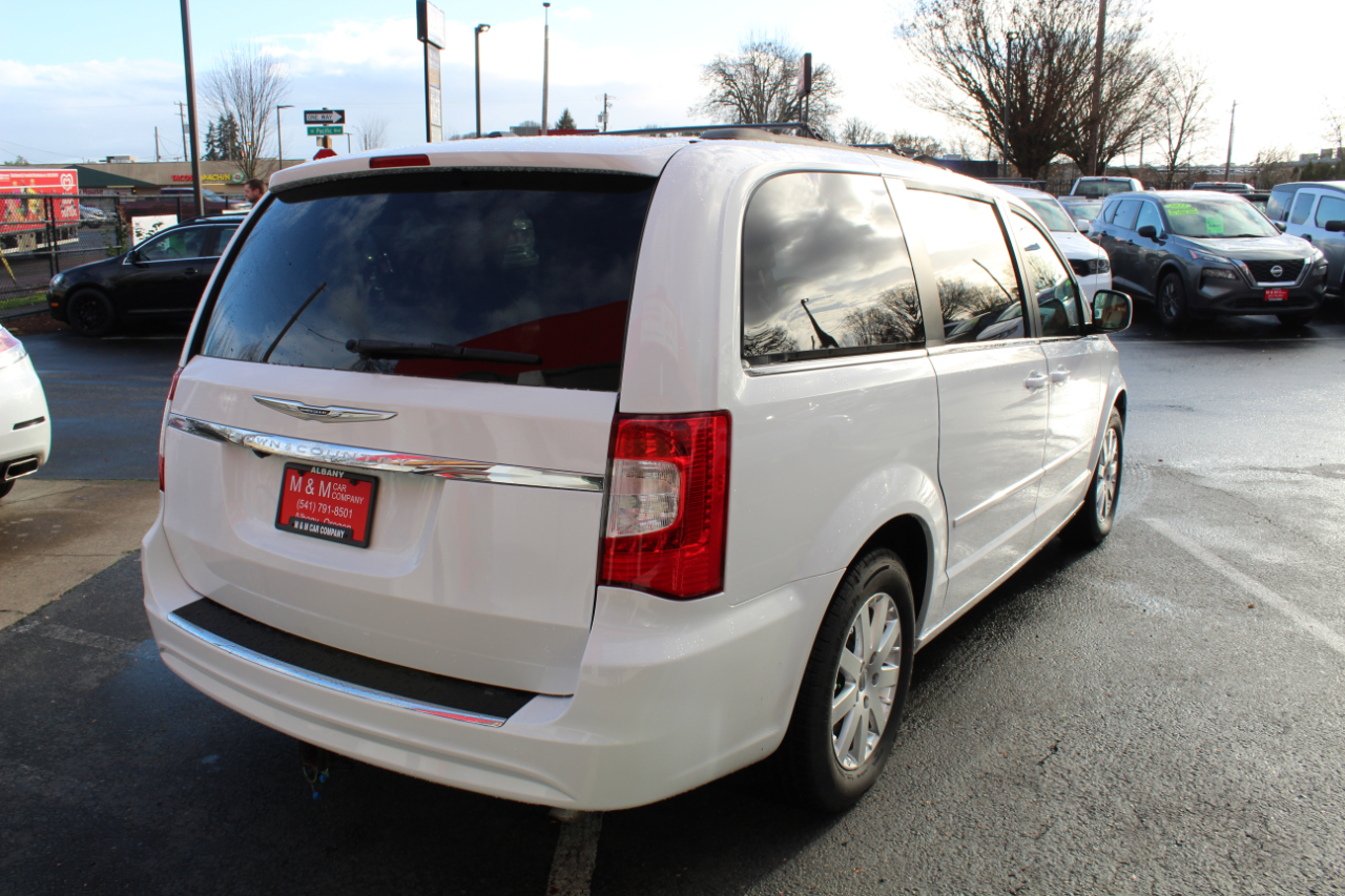 Chrysler Town & Country 4dr Wgn LX 2016